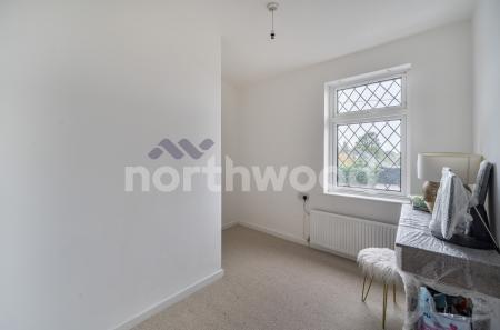 3 bedroom Semi-detached house for sale in Bath Road, Worcester, WR5