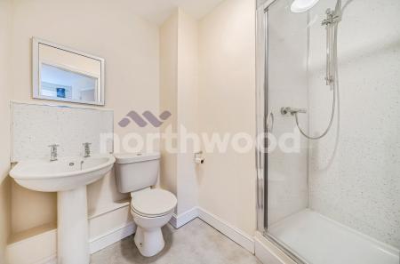 2 bedroom Flat for sale in Newport House