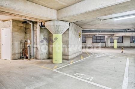 2 bedroom Flat for sale in Newport House