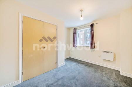 2 bedroom Flat for sale in Newport House
