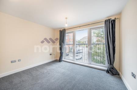 2 bedroom Flat for sale in Newport House