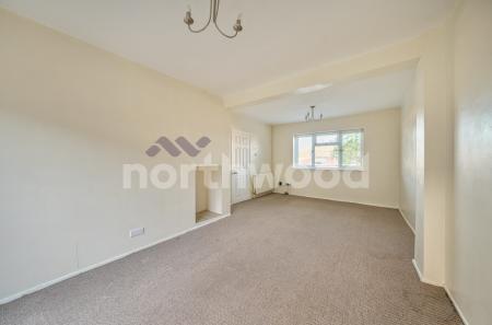 2 bedroom Semi-detached house for sale in Linden Road, Worcester, WR4