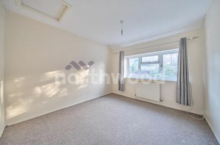 2 bedroom Semi-detached house for sale in Linden Road, Worcester, WR4