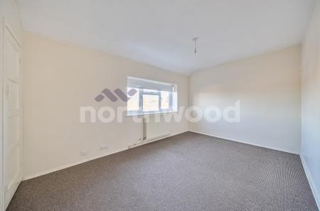 2 bedroom Semi-detached house for sale in Linden Road, Worcester, WR4