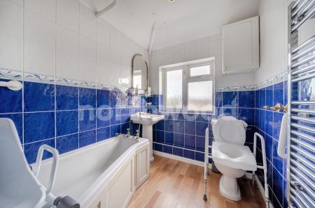 3 bedroom Semi-detached house for sale in Margaret Road, Worcester, WR2