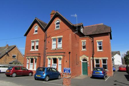 1 bedroom Studio flat to let in Selborne Road West, Barbourne, Worcester, WR1