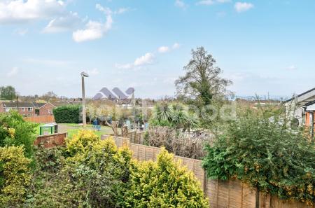 2 bedroom Terraced House for sale in Merrimans Court, Merrimans Hill, WR3 8AA