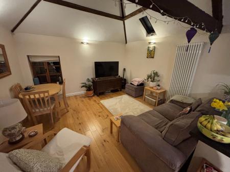 2 bedroom Coach House to let in Rose Bank, London Road, Worcester, WR5