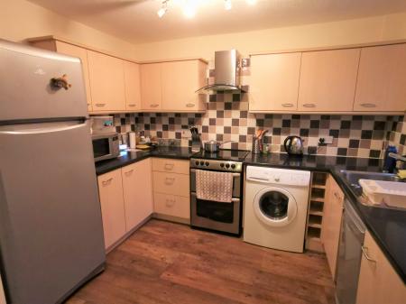 3 bedroom Semi-detached house to let in Batsford Road, St Peters, Worcester, WR5