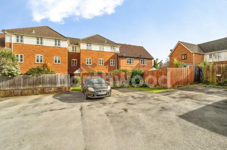 2 bedroom Flat for sale in Hock Coppice, Warndon Villages, Worcester, WR4
