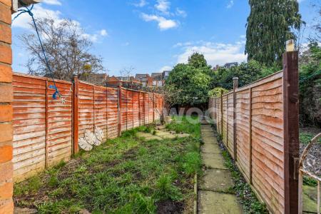 2 bedroom Terraced House for sale in Vincent Road, Worcester, WR5