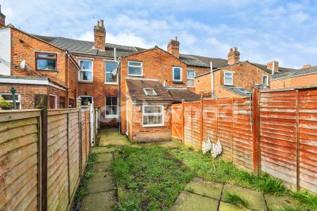 2 bedroom Terraced House for sale in Vincent Road, Worcester, WR5