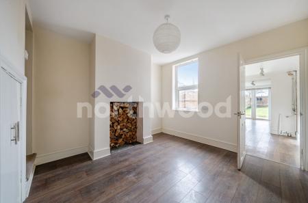 2 bedroom Terraced House for sale in Little Chestnut Street, Worcester, WR1
