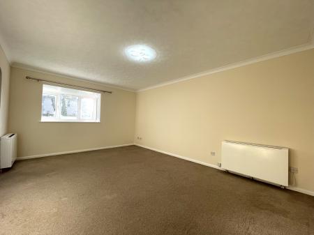 2 bedroom Flat to let in Droitwich Road, Worcester, WR3