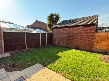 2 bedroom Semi-detached house to let in Kingfisher Close, St Peters, Worcester, WR5