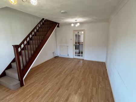 2 bedroom Semi-detached house to let in Kingfisher Close, St Peters, Worcester, WR5