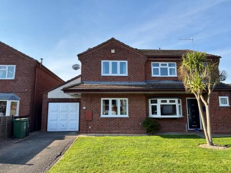 Kingfisher Close, St Peters, Worcester, WR5
