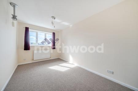 3 bedroom Semi-detached house for sale in ,,Batsford Road, St Peters, Worcester, WR5