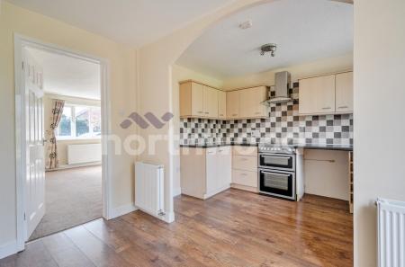 3 bedroom Semi-detached house for sale in ,,Batsford Road, St Peters, Worcester, WR5