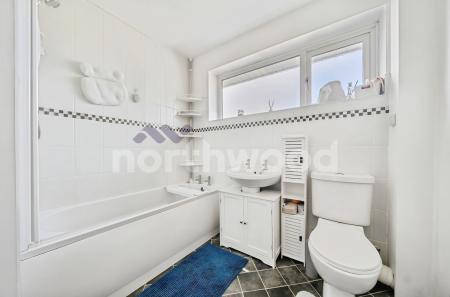 3 bedroom Terraced House for sale in Chalfont Close, Northwick, Worcester, WR3