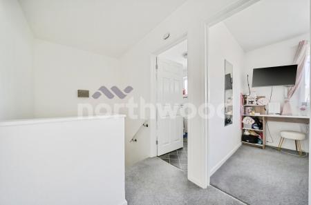 3 bedroom Terraced House for sale in Chalfont Close, Northwick, Worcester, WR3