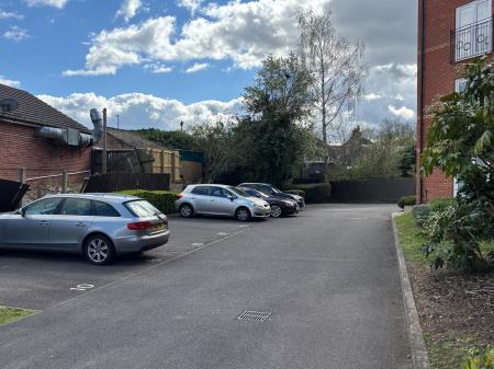 1 bedroom Flat to let in Michael Tippett Drive, Ronkswood, Worcester, WR4