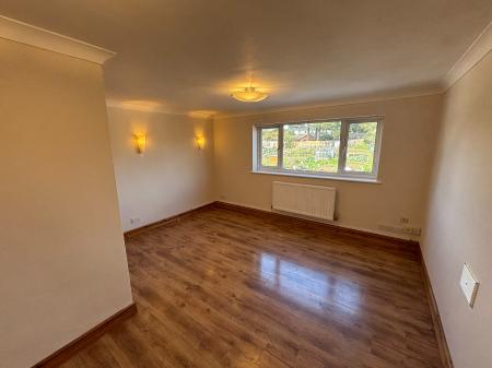 2 bedroom Flat to let in The Hill Avenue, Battenhall, Worcester, WR5