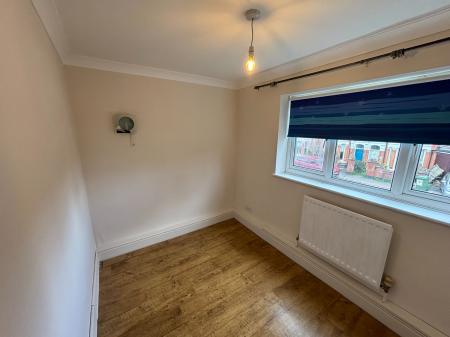 2 bedroom Flat to let in The Hill Avenue, Battenhall, Worcester, WR5