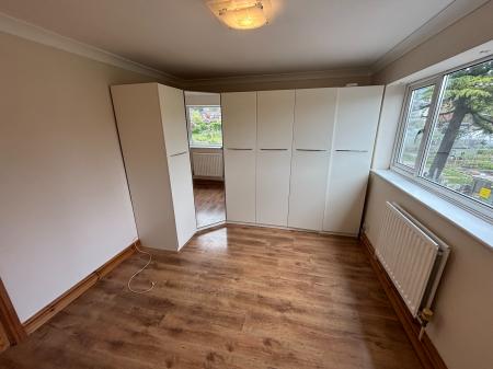 2 bedroom Flat to let in The Hill Avenue, Battenhall, Worcester, WR5