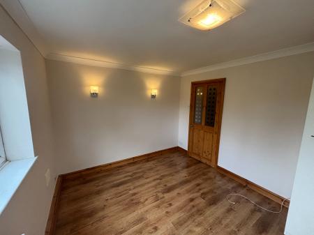 2 bedroom Flat to let in The Hill Avenue, Battenhall, Worcester, WR5