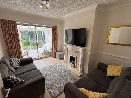4 bedroom Semi-detached house to let in Broadway Grove, St Johns, Worcester, WR2