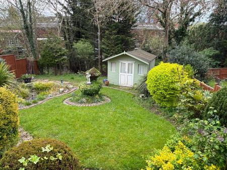 4 bedroom Semi-detached house to let in Broadway Grove, St Johns, Worcester, WR2