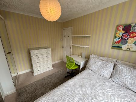 4 bedroom Semi-detached house to let in Broadway Grove, St Johns, Worcester, WR2