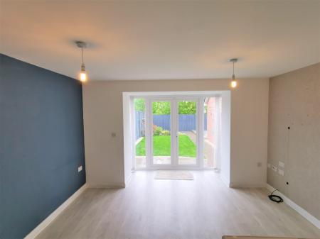 3 bedroom Semi-detached house to let in Popert Drive, Worcester, WR5