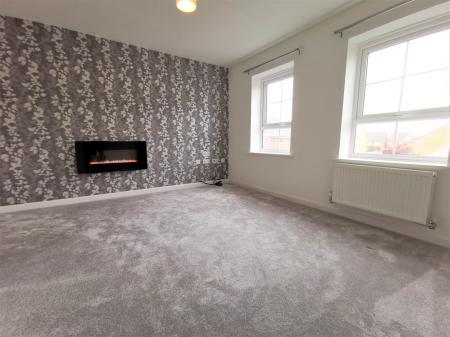 3 bedroom Semi-detached house to let in Popert Drive, Worcester, WR5