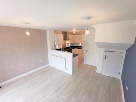 3 bedroom Semi-detached house to let in Popert Drive, Worcester, WR5
