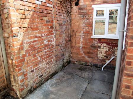2 bedroom Terraced House to let in Pitchcroft Lane, Barbourne, Worcester, WR1