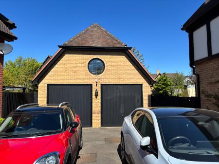 4 bedroom Detached house to let in Kingshurst Gardens, Badsey, Worcestershire, WR11