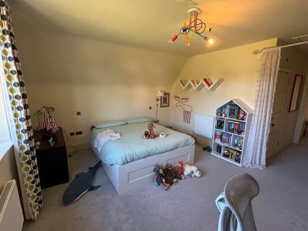 4 bedroom Detached house to let in Kingshurst Gardens, Badsey, Worcestershire, WR11