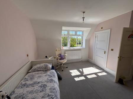 4 bedroom Detached house to let in Kingshurst Gardens, Badsey, Worcestershire, WR11