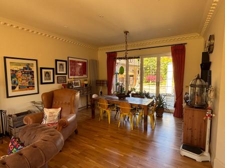 4 bedroom Detached house to let in Kingshurst Gardens, Badsey, Worcestershire, WR11