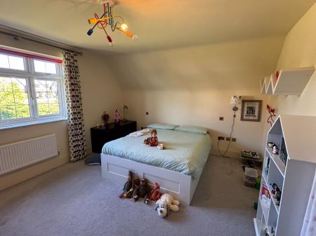 4 bedroom Detached house to let in Kingshurst Gardens, Badsey, Worcestershire, WR11