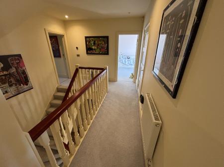 4 bedroom Detached house to let in Kingshurst Gardens, Badsey, Worcestershire, WR11