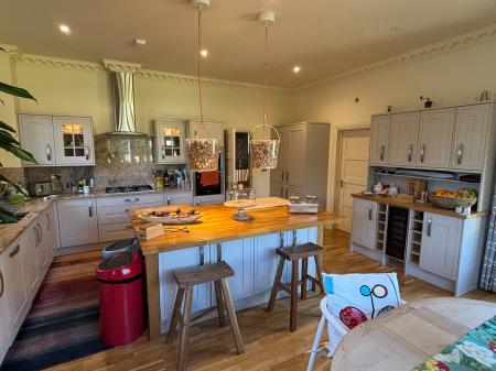 4 bedroom Detached house to let in Kingshurst Gardens, Badsey, Worcestershire, WR11