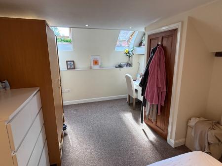 2 bedroom Flat to let in London Road, Worcester, WR5