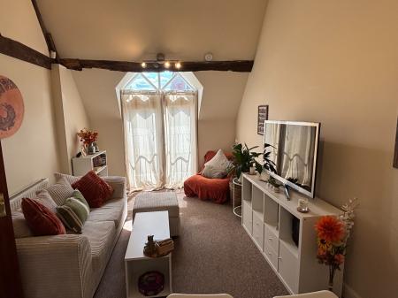 2 bedroom Flat to let in London Road, Worcester, WR5