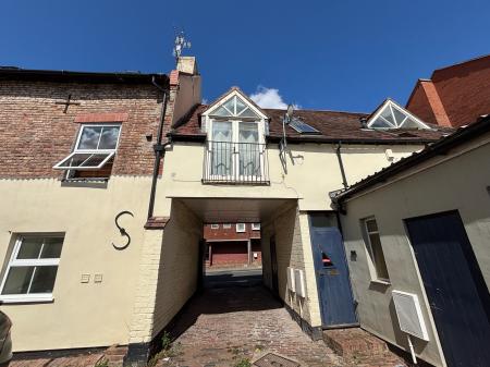London Road, Worcester, WR5