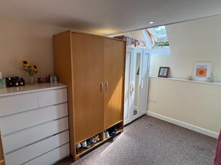 2 bedroom Flat to let in London Road, Worcester, WR5