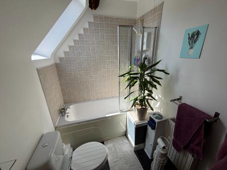 2 bedroom Flat to let in London Road, Worcester, WR5