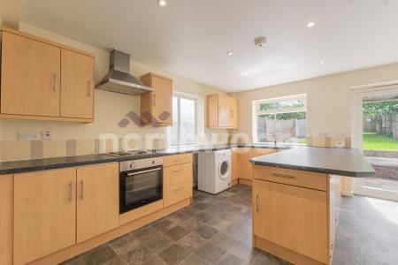 3 bedroom Semi-detached house for sale in Ransom Avenue, Worcester, WR5